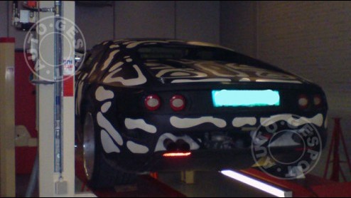 Eindelijk is Lotus weer bezig om een opvolger van de legendarische Esprit op de markt te brengen. De fotos verraden dat de auto al in een vergevorderd stadium is.