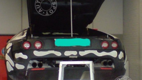 Eindelijk is Lotus weer bezig om een opvolger van de legendarische Esprit op de markt te brengen. De fotos verraden dat de auto al in een vergevorderd stadium is.