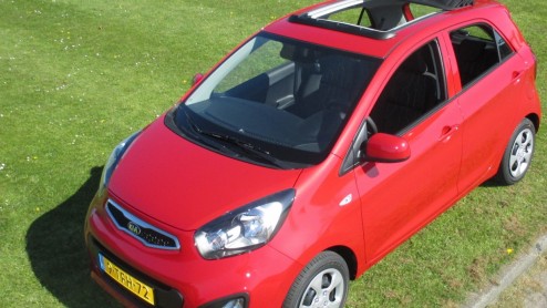 Kia Picanto Airline Edition met Webasto zonnedak gentroduceerd voor de zomer.
