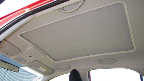 Kia Picanto Airline Edition met Webasto zonnedak gentroduceerd voor de zomer.