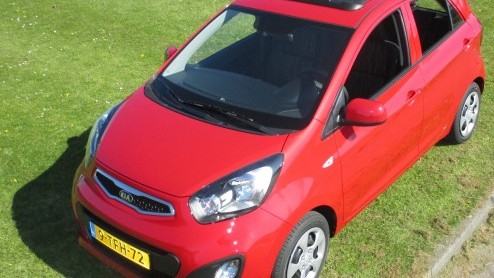 Kia Picanto Airline Edition met Webasto zonnedak gentroduceerd voor de zomer.