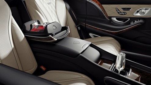 De opvolger van de Maybach-modellen dragen de naam Mercedes-Maybach en de S-Klasse is als eerste verrijkt met extra wielbasis en nog meer comfort, stilte en luxe.