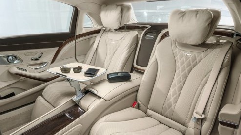 De opvolger van de Maybach-modellen dragen de naam Mercedes-Maybach en de S-Klasse is als eerste verrijkt met extra wielbasis en nog meer comfort, stilte en luxe.