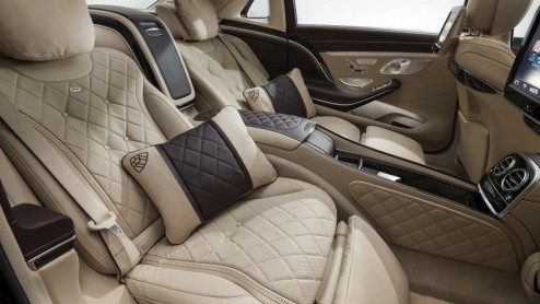 De opvolger van de Maybach-modellen dragen de naam Mercedes-Maybach en de S-Klasse is als eerste verrijkt met extra wielbasis en nog meer comfort, stilte en luxe.