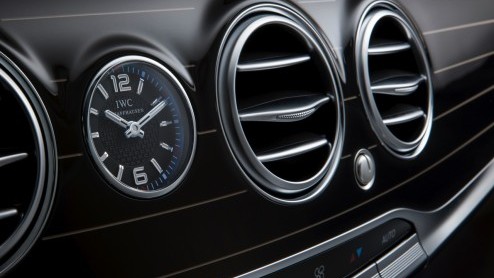 De opvolger van de Maybach-modellen dragen de naam Mercedes-Maybach en de S-Klasse is als eerste verrijkt met extra wielbasis en nog meer comfort, stilte en luxe.