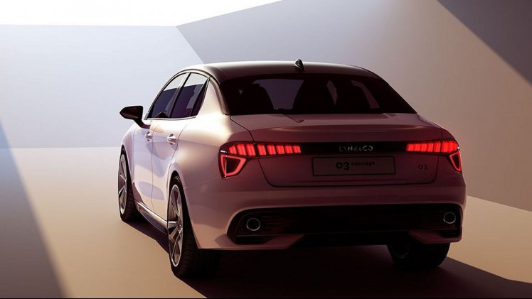 Het jonge Chinese automerk Lynk & Co presenteert haar tweede model: de 03. Naast de eerder onthulde compacte SUV bestaat het modellengamma nu ook uit een coup-achtige sedan.