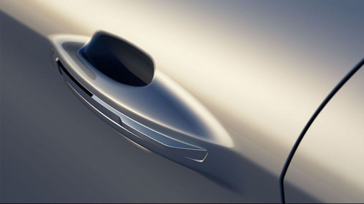Het jonge Chinese automerk Lynk & Co presenteert haar tweede model: de 03. Naast de eerder onthulde compacte SUV bestaat het modellengamma nu ook uit een coup-achtige sedan.