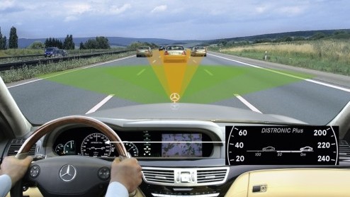 Steeds meer nieuwe modellen beschikken over zogenaamde attentiesystemen. De bestuurder wordt gewaarschuwd bij onachtzaamheid of diverse gevaarlijke situaties. Mercedes-Benz heeft het veilige nut lat
