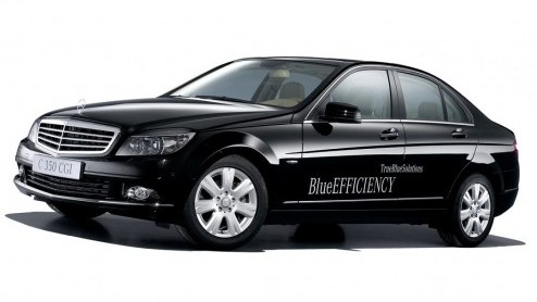 Mercedes verwijdert op de Autosalon in Genve het doek van drie nieuwe C-klasses. Onder de noemer Blue Efficiency staat er een C180 Kompressor, C350 CGI en C200 CDI in deze uitvoering te schitteren. H