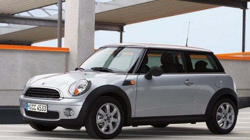 De nieuwe MINI was alleen nog als de snelle Cooper te bestellen, maar daar gaat verandering in komen.