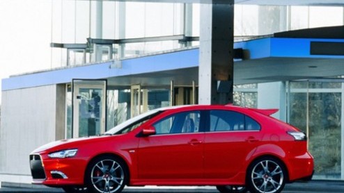We berichtten al eerder over het debuut van de Mitsubishi Lancer Sportback concept in Genve. Toen moesten we het doen met een afbeeldingschets van het model. Nu zijn er officile fotos gelekt en kun