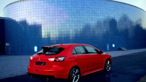 We berichtten al eerder over het debuut van de Mitsubishi Lancer Sportback concept in Genve. Toen moesten we het doen met een afbeeldingschets van het model. Nu zijn er officile fotos gelekt en kun