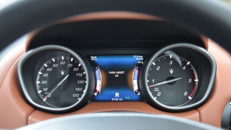 AutoVandaag maakte door middel van een autotest kennis met de Maserati Levante diesel op het Britse platteland.