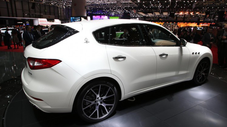 De nieuwe Maserati Levante nader bekeken, live op de Autosalon van Geneve 2016.
