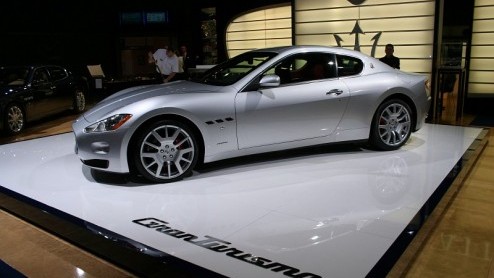 Maserati heeft gister op de AutoRAI bekend gemaakt wat de schitterende GranTurismo gaat kosten.