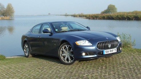 Als je bijna twee ton betaalt voor deze Maserati Quattroporte S Executive GT dan mag je natuurlijk het nodige verlangen. Enerzijds voldoet ie helemaal aan ons verwachtingspatroon, met die dikke V8 in