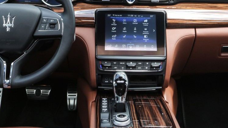 Maserati heeft de Ghibli en de Quattroporte voor 2017 verder verfijnd met een nieuw infotainmentsysteem en meer rijsassistentiesystemen.