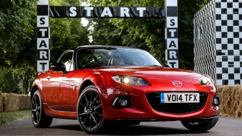 De Mazda MX-5 blaast dit jaar 25 kaarsjes uit. Reden voor de fabrikant om eens flink uit te pakken. Tijdens het Goodwood Festival of Speed presenteert Mazda de MX-5 25th Anniversary Edition.