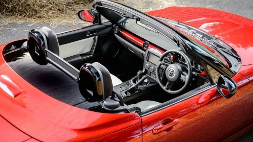 De Mazda MX-5 blaast dit jaar 25 kaarsjes uit. Reden voor de fabrikant om eens flink uit te pakken. Tijdens het Goodwood Festival of Speed presenteert Mazda de MX-5 25th Anniversary Edition.
