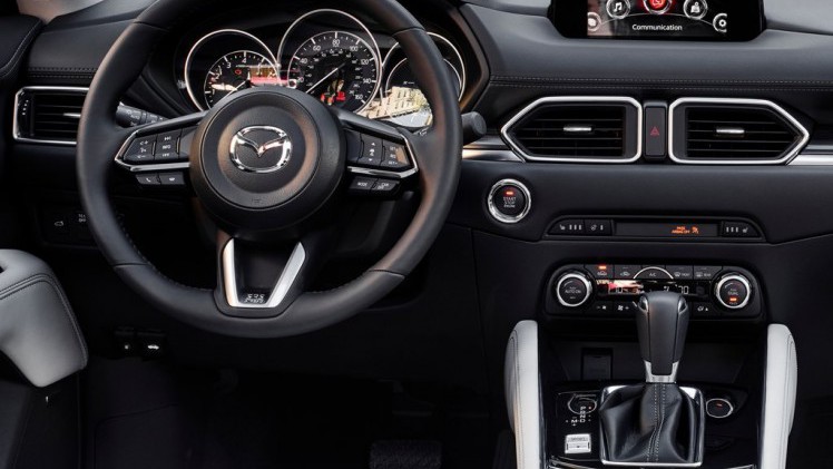 Op de Los Angeles Auto Show presenteert Mazda de nieuwe CX-5. Zoals we al verwachtten een evolutie van het best succesvolle vorige model.