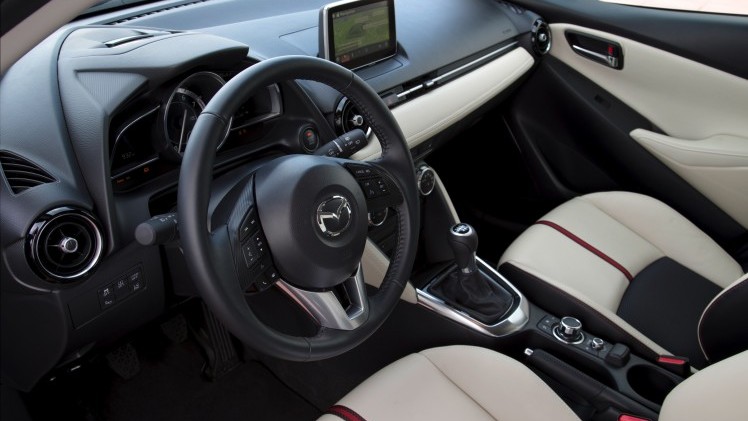 De nieuwe Mazda2 stuurt nog leuker dan zijn voorganger, maar is ook een stuk serieuzer geworden. Een rijtest.