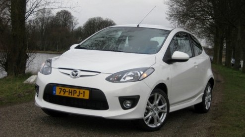 Een hot hatch is het nog niet, maar de Mazda2 1.5 GT-M is achter het stuur bijzonder vermakelijk. Zijn sportieve uitmonstering en pittige krachtbron komen goed tot hun recht, wel is de 2 net even kr