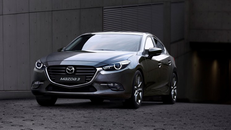 Mazda3 voor modeljaar 2017 klaargestoomd met nieuwe LED-koplampen, boost control voor de diesel en nog slimmere Advanced Smart City Brake Support.