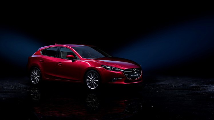 Mazda3 voor modeljaar 2017 klaargestoomd met nieuwe LED-koplampen, boost control voor de diesel en nog slimmere Advanced Smart City Brake Support.
