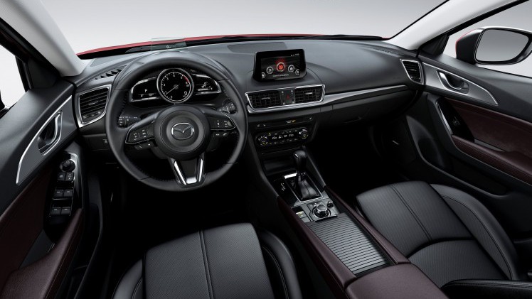 Mazda3 voor modeljaar 2017 klaargestoomd met nieuwe LED-koplampen, boost control voor de diesel en nog slimmere Advanced Smart City Brake Support.
