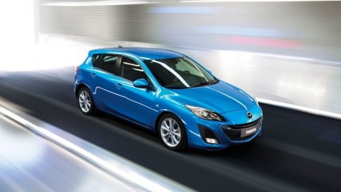 Mazda toont de nieuwe 3 en 3MPS tijdens het voorjaar in Geneve. De uiterlijk gevolueerde Japanner krijgt naast nieuwe motorisaties voor de minder bedeelde broeders ook de beschikking over een start-s
