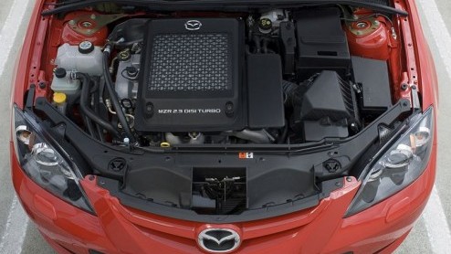 Dat Mazda leuke sportautos bouwt zal niemand ontkennen, maar een hot hatch ontbrak. Een GTI-killer zoals de Ford Focus ST dat is. In die leemte is voorzien met de Mazda 3 MPS, die met zijn 260 pk g