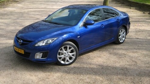 Mazda introduceerde eind vorig jaar de nieuwe '6', een verfrissende strijdkracht in het druk bezochte zakensegment. Met het er op loslaten van de nieuwe Zoom-Zoom filosofie is de Japanner een markante