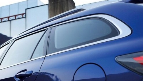 Fabrikanten downsizen er tegenwoordig maar op los. Mazda pakt het echter anders aan en komt met een nieuwe, grotere 2.2 dieselmotor voor de Mazda6, die in de meeste landen de 2.0 liter vervangt. Behal