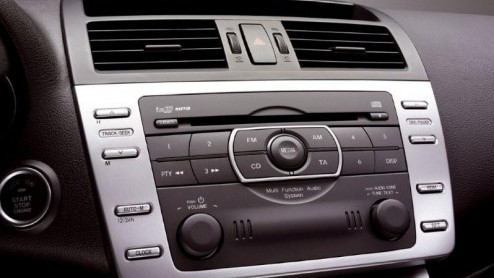 Fabrikanten downsizen er tegenwoordig maar op los. Mazda pakt het echter anders aan en komt met een nieuwe, grotere 2.2 dieselmotor voor de Mazda6, die in de meeste landen de 2.0 liter vervangt. Behal