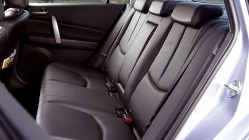 Fabrikanten downsizen er tegenwoordig maar op los. Mazda pakt het echter anders aan en komt met een nieuwe, grotere 2.2 dieselmotor voor de Mazda6, die in de meeste landen de 2.0 liter vervangt. Behal