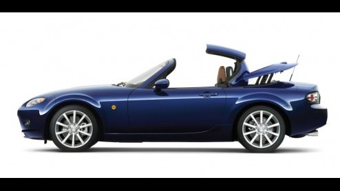 Rijder en paard als een geheel betekent dat. Mazda heeft dit als motto verbonden aan de nieuwe MX-5 met stalen vouwdak.