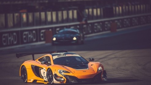 McLaren GT is klaar met de ontwikkeling van de 650S GT3, de raceversie van de McLaren 650S. Tijdens de Gulf 12 Hour, een endurancerace op het Yas Marina circuit in Abu Dhabi werden de laatste puntjes