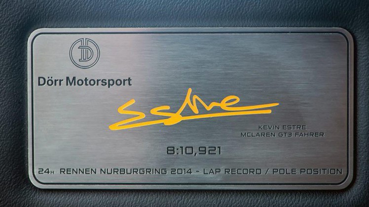 Acht stuks worden ervan gebouwd van deze McLaren 650S Spider Nrburgring 24H Edition. Daarmee is het een van de meest exclusieve McLaren 650S'en. Maar wat maakt precies het verschil?