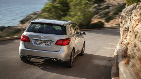 Autotest Mercedes-Benz B-Klasse facelift en B-Klasse Electric Drive.