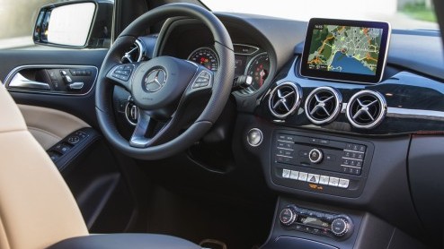 Autotest Mercedes-Benz B-Klasse facelift en B-Klasse Electric Drive.