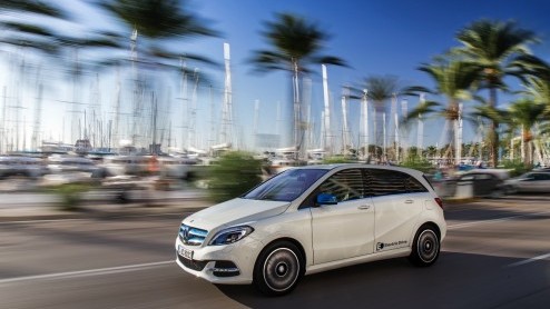 Autotest Mercedes-Benz B-Klasse facelift en B-Klasse Electric Drive.