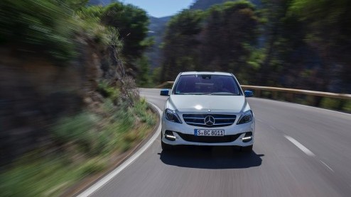 Autotest Mercedes-Benz B-Klasse facelift en B-Klasse Electric Drive.