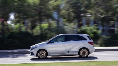 Autotest Mercedes-Benz B-Klasse facelift en B-Klasse Electric Drive.