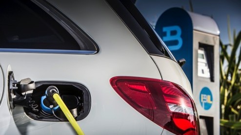 Autotest Mercedes-Benz B-Klasse facelift en B-Klasse Electric Drive.