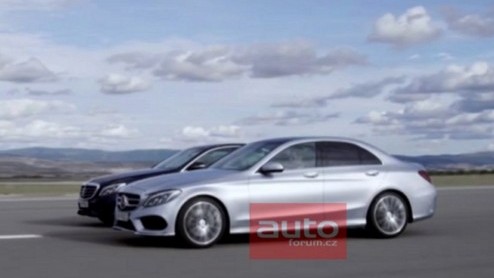 En wederom is er een nieuw plaatje gelekt van de nieuwe Mercedes-Benz C-klasse, die zijn debuut beleeft op de NAIAS in Detroit. Volgens de geruchtenmachine onthult Mercedes op 16 december de nieuwe C.