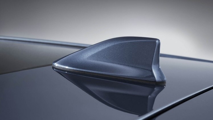 Toyota Auris facelift omvat meer dan alleen een nieuw gezicht. De Japanners komen met nieuwe turbomotoren en maken de hybride versie met 14% bijtelling nog zuiniger.