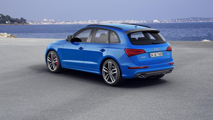 Audi maakt de SQ5 TDI plus nu bestelbaar voor prijzen vanaf 96.360 euro en geeft de SQ5 TDI een krachtkuur naar 326 pk.