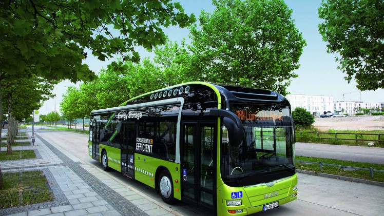 MAN presenteert in 2017 de elektrische stadsbus en belooft de batterijbus voor 2020 op de markt te brengen.