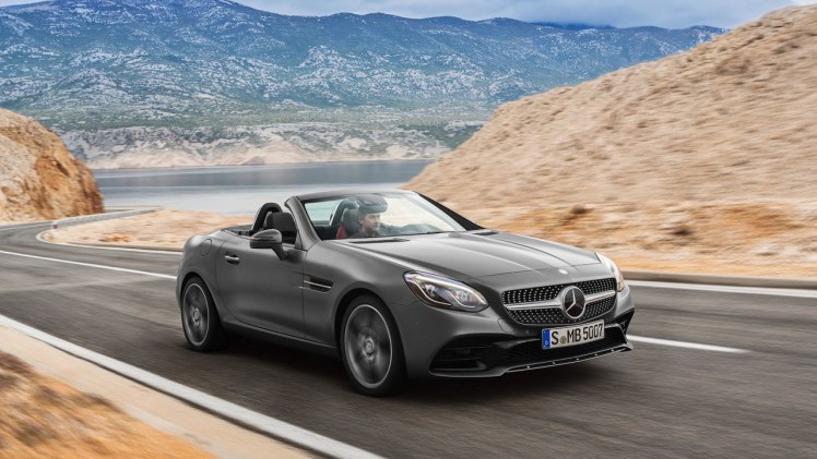 De facelift van de Mercedes SLK is een feit en vanaf 2016 heet de compacte roadster Mercedes-Benz SLC.