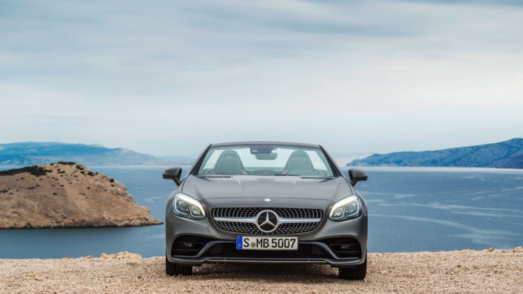De facelift van de Mercedes SLK is een feit en vanaf 2016 heet de compacte roadster Mercedes-Benz SLC.